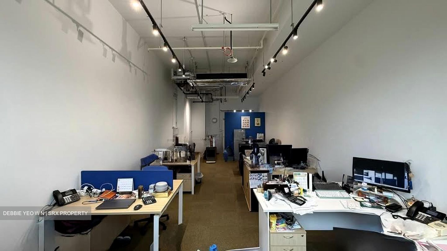 Woods Square (D25), Office #615035051